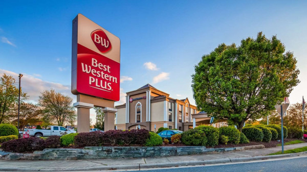 Hotel BW PLUS GREENSBORO COLISEUM AR (Greensboro)