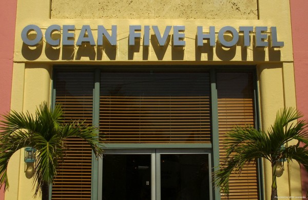 OCEAN FIVE HOTEL (Miami Beach)