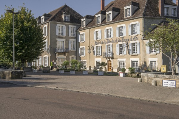 Hôtel de la Poste et du Lion d Or (Vézelay)