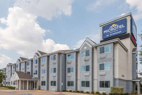 MICROTEL INN & SUITES BY WYNDH (Fort Worth)