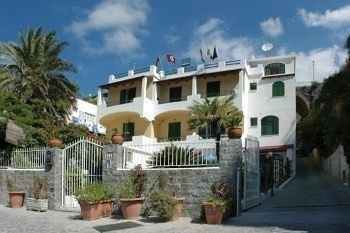Hotel Villa Bina (Serrara Fontana)