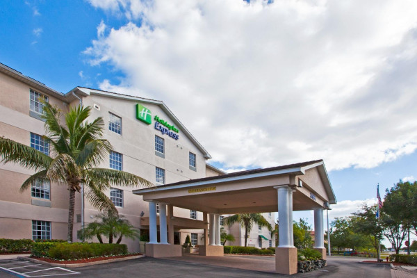 Holiday Inn Express & Suites NAPLES NORTH - BONITA SPRINGS (Bonita Springs)