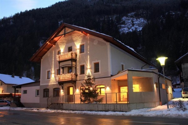 Hotel Apartments Post Gasthof (Matrei in Osttirol)
