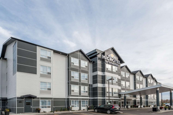 MICROTEL INN & SUITES BY WYNDH (Fort St. John)
