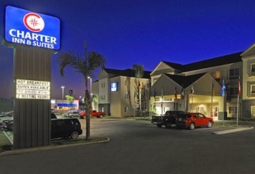 Holiday Inn Express & Suites TULARE (Tulare)