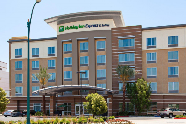 Holiday Inn Express & Suites ANAHEIM RESORT AREA (Anaheim)