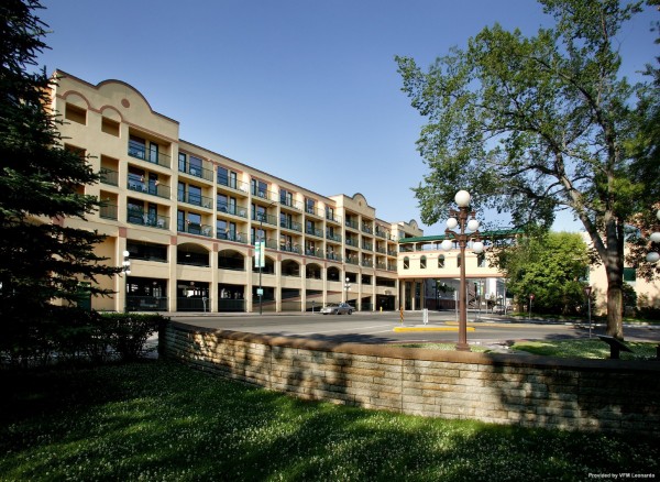 TEMPLE GARDENS HOTEL AND SPA (Moose Jaw)
