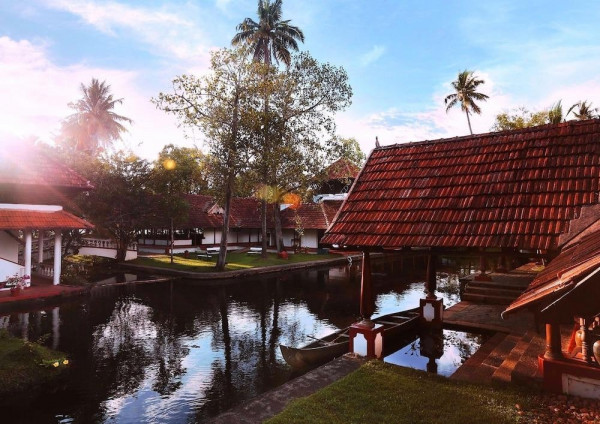 Hotel Coconut Lagoon-Cgh Earth (Kottayam)