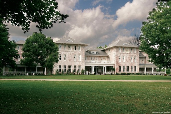 The Inn at Carnall Hall (Fayetteville)
