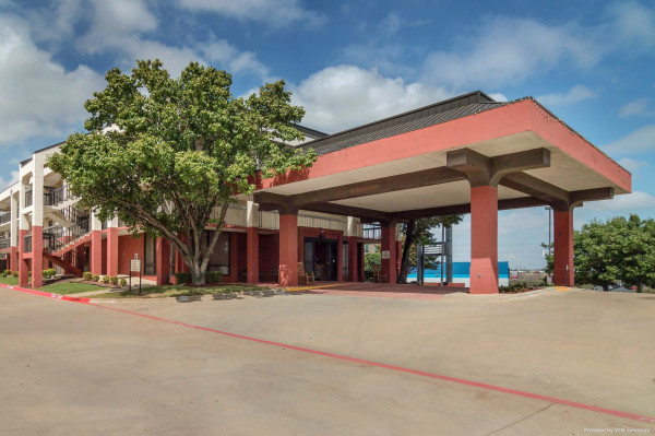 Quality Inn & Suites Fort Worth