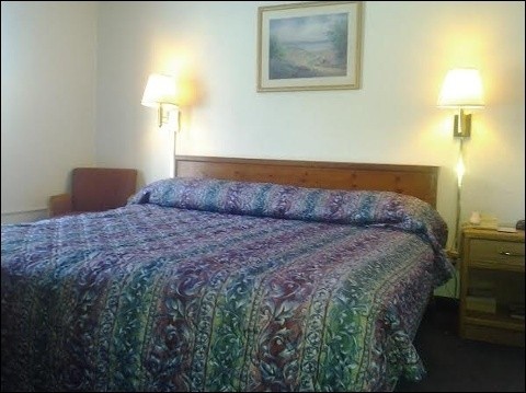 NORWOOD INN AND SUITES (Burnsville)