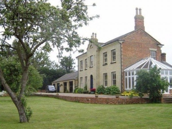 Woodleys Farm House (Milton Keynes)