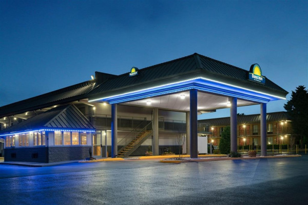 DAYS INN BY WYNDHAM KNOXVILLE NORTH (Knoxville)