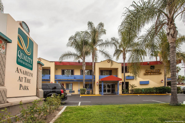 Quality Inn and Suites Anaheim at the Pa 