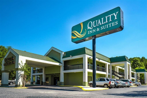 Quality Inn and Suites Austell 
