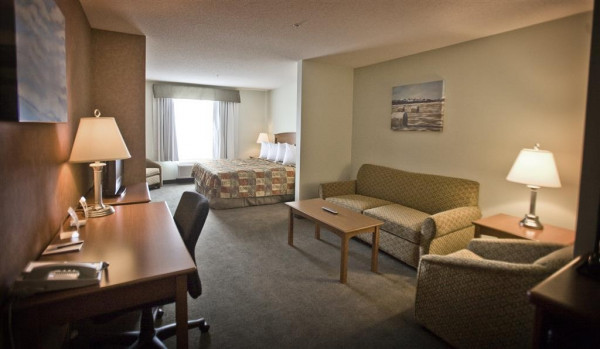 Service Plus Inns and Suites (Calgary)