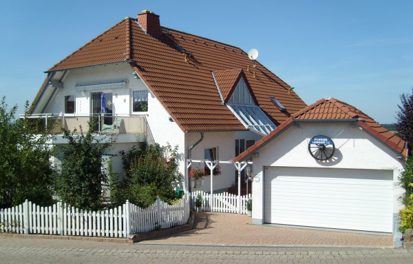 Pension und Apartment Landhaus Fricke (Calden)