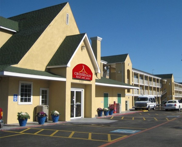 The Crossroads Hotel & Suites (Irving)