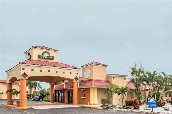 DAYS INN FORT MYERS (Page Park)