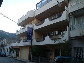 La Grotta Hotel (Sant'Alessio Siculo)