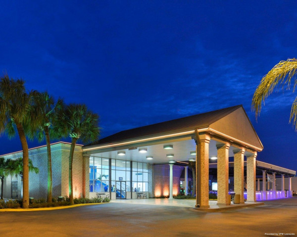 Clarion Inn and Conference Center Tampa- (Brandon)