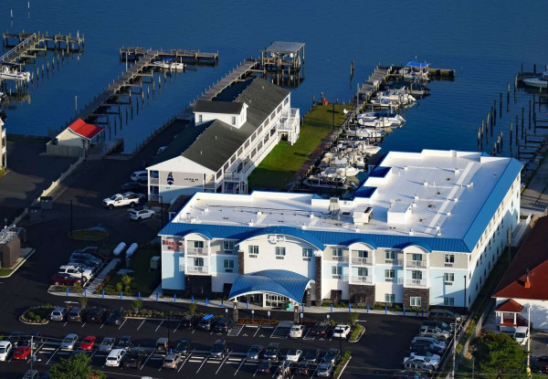 an Ascend Hotel Collection Member Marina Bay Hotel & Suites (Chincoteague)