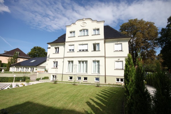 Villa am Waldschlösschen Pension in Elbnähe (Dresden)