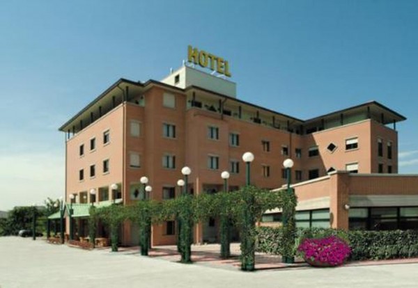 Leonardo Hotel (Parma)