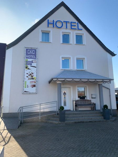 A3-Hotel (Oberhonnefeld-Gierend)