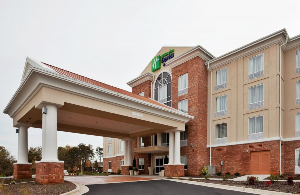 Holiday Inn Express & Suites GREENSBORO - AIRPORT AREA (Greensboro)