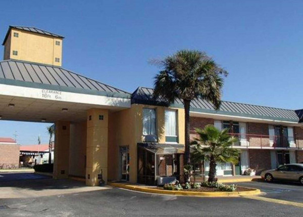Suburban Extended Stay Hotel North Charleston