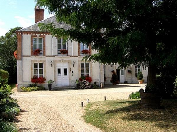 La Villa des Bordes (Cléry-Saint-André)