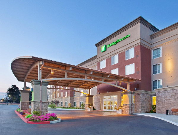 Holiday Inn & Suites OAKLAND - AIRPORT (Oakland)