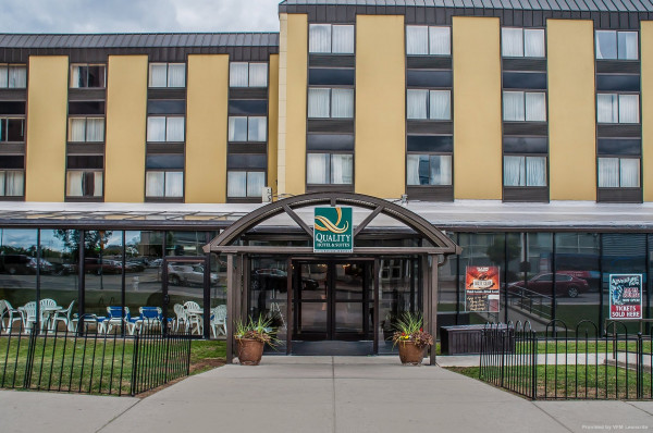 Quality Hotel & Suites At The Falls (Niagara Falls)