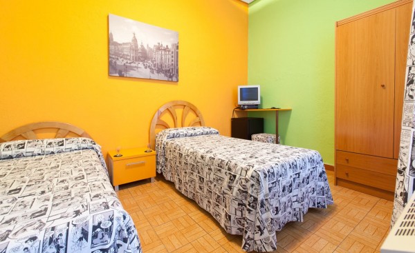 Hostal 12 Rooms (Madrid)