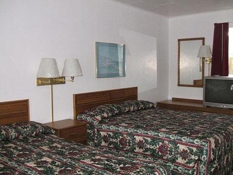 Hotel EBB TIDE LODGE (Fort Bragg)