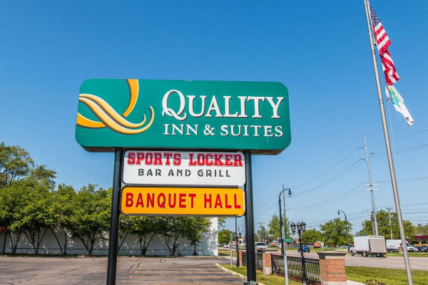 Quality Inn & Suites Banquet Center (Livonia)