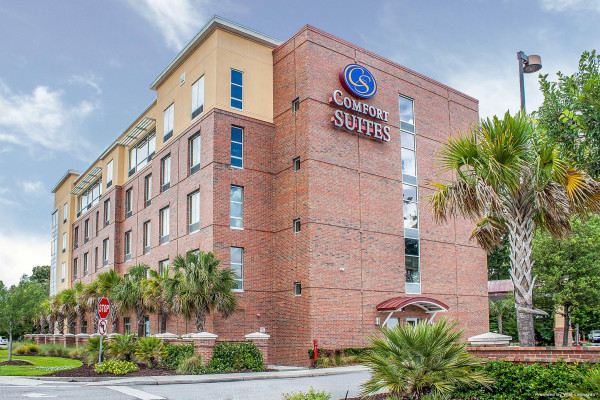 Hotel COMFORT SUITES WEST OF THE ASHLEY (Charleston)