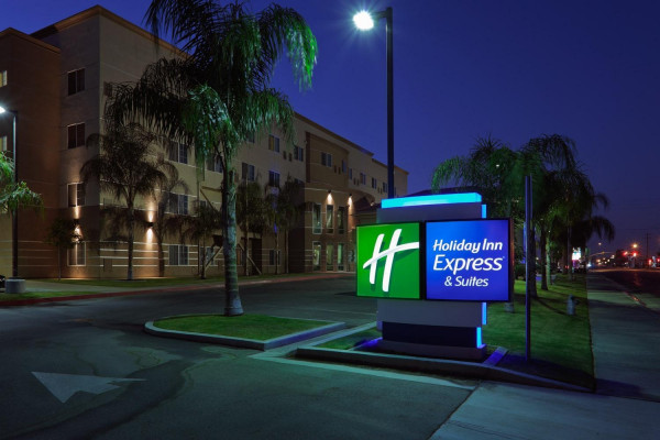 Holiday Inn Express & Suites BAKERSFIELD CENTRAL (Bakersfield)