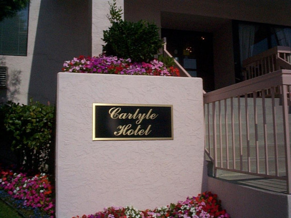 CARLYLE HOTEL (Campbell)