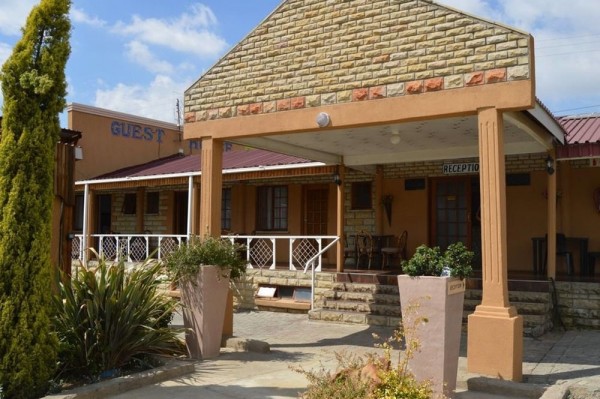 J and E Cyaara Guest House (Maseru                             )
