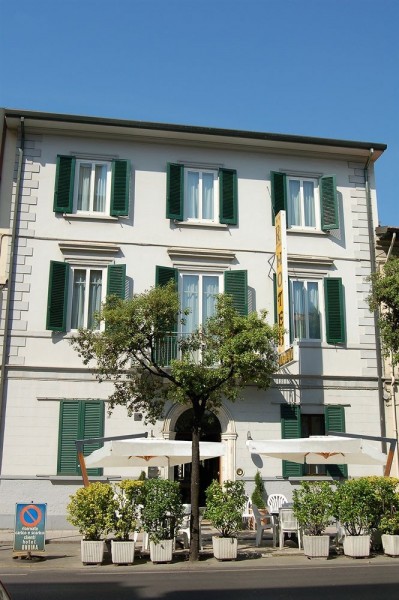 Hotel Ondina (Viareggio)