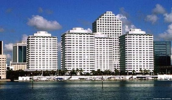 FOUR AMBASSADORS SUITES HOTELS (Miami)