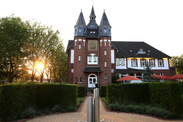 Palace St. George (Mönchengladbach)