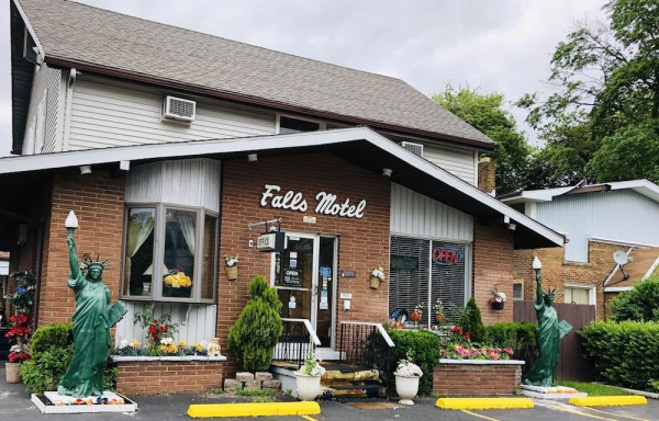 Falls Motel (Niagara Falls)