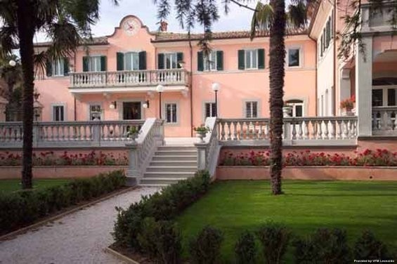 Villa Zuccari (Montefalco)
