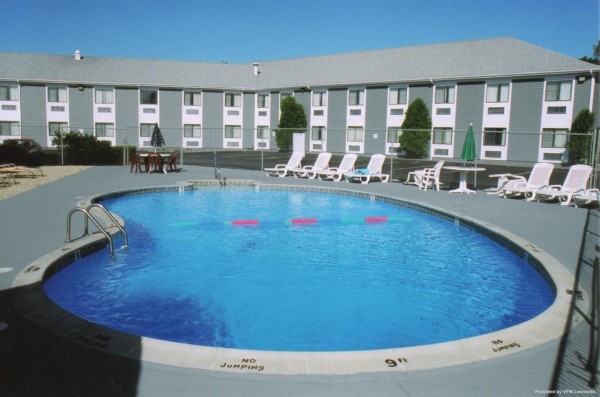 Ambassador Inn and Suites (South Yarmouth)