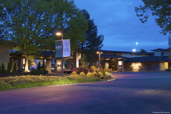 Valley River Inn (Eugene)