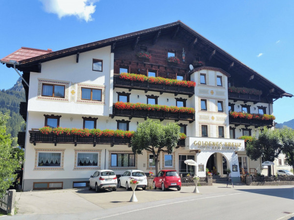 Hotel Goldenes Kreuz (Tannheim)