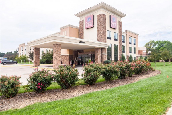 Hotel Comfort Suites East (Lincoln)